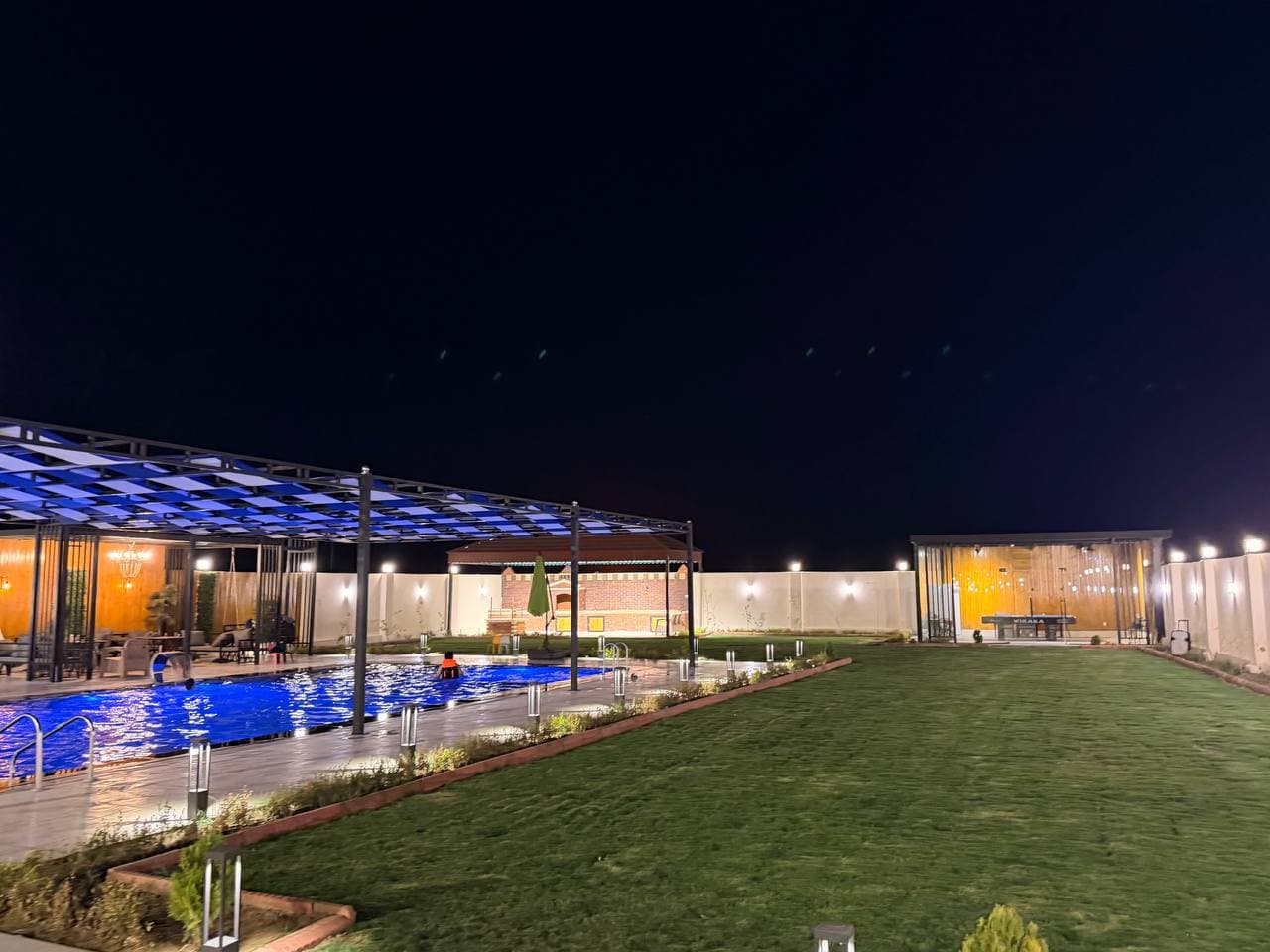 Royal Palace Resort — architecture and interiors